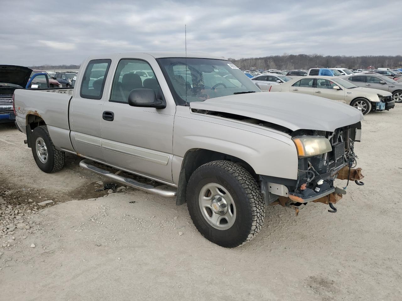 2004 Chevrolet Silverado - Image 4