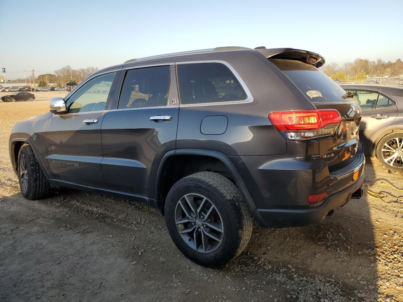 2017 Jeep Grand Cherokee - Image 2