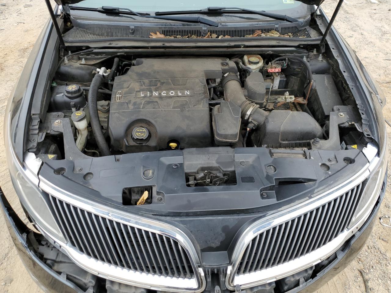 2014 Lincoln MKS - Image 11