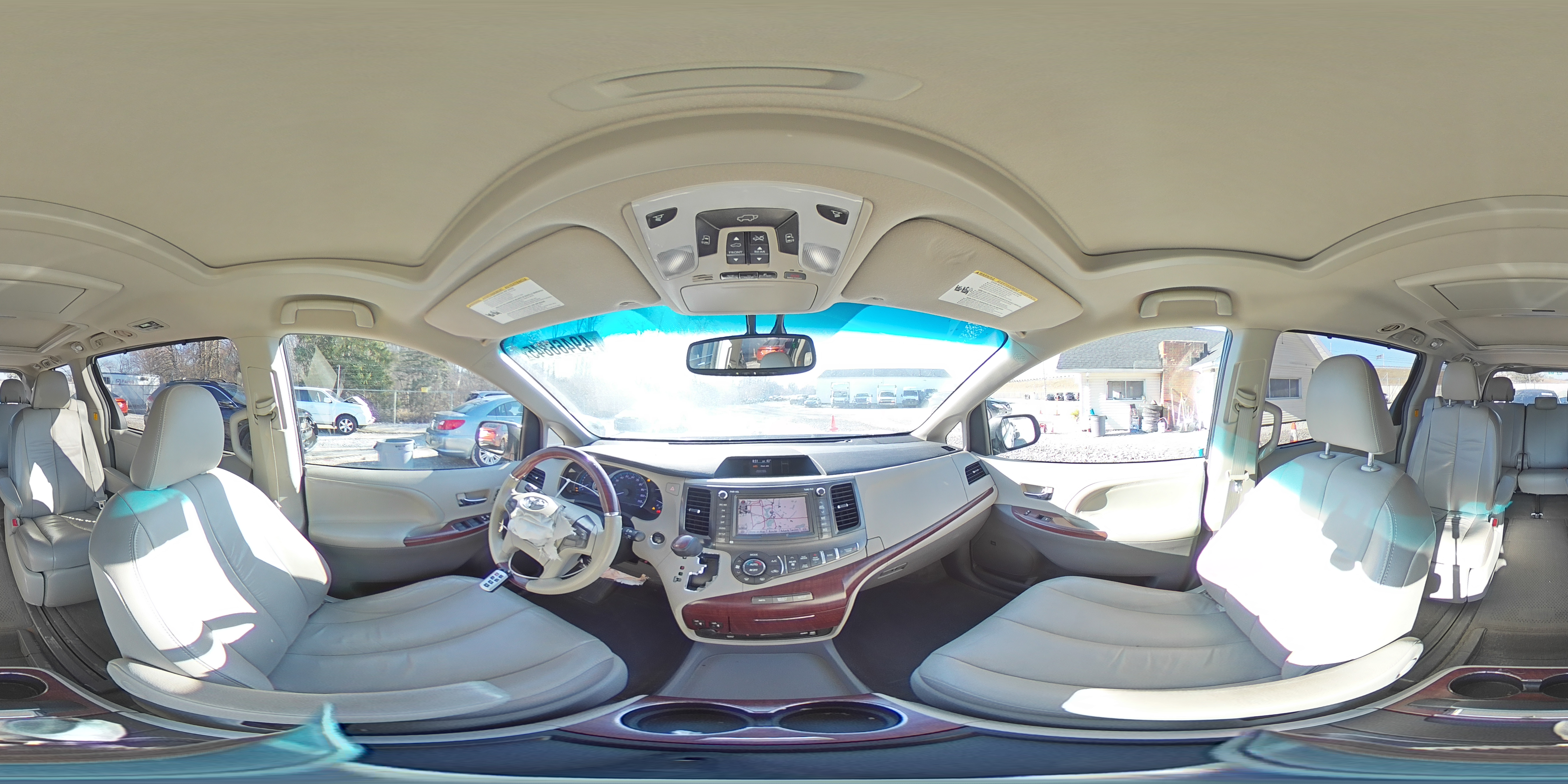 2011 Toyota Sienna - Image 14