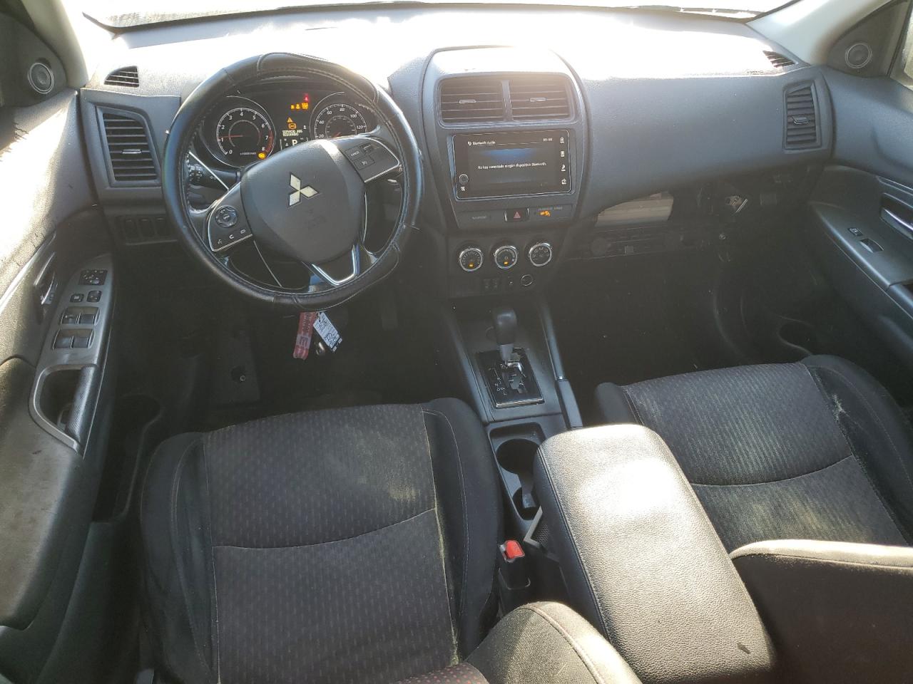 2019 Mitsubishi Outlander - Image 8
