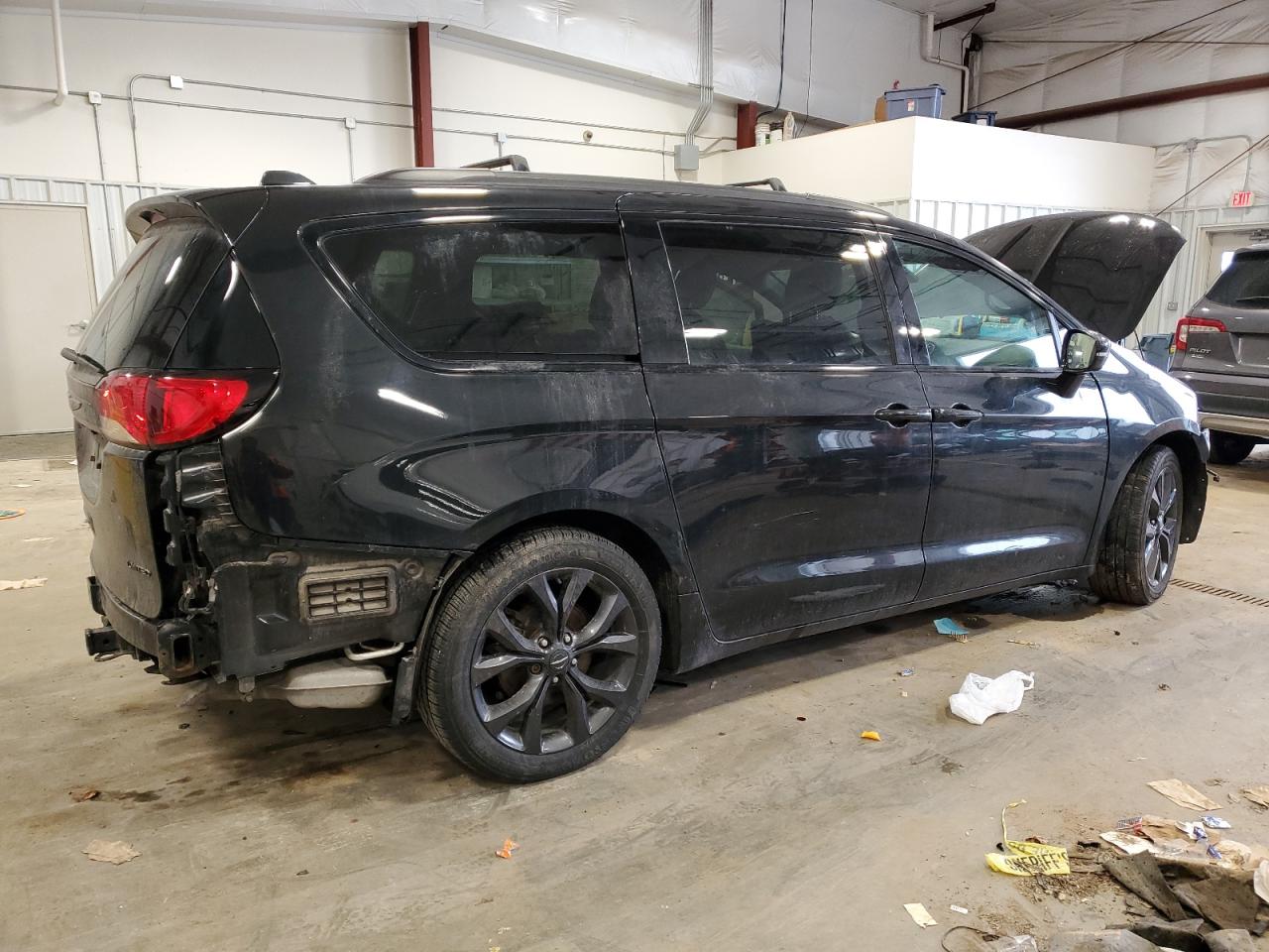 2019 Chrysler Pacifica - Image 3