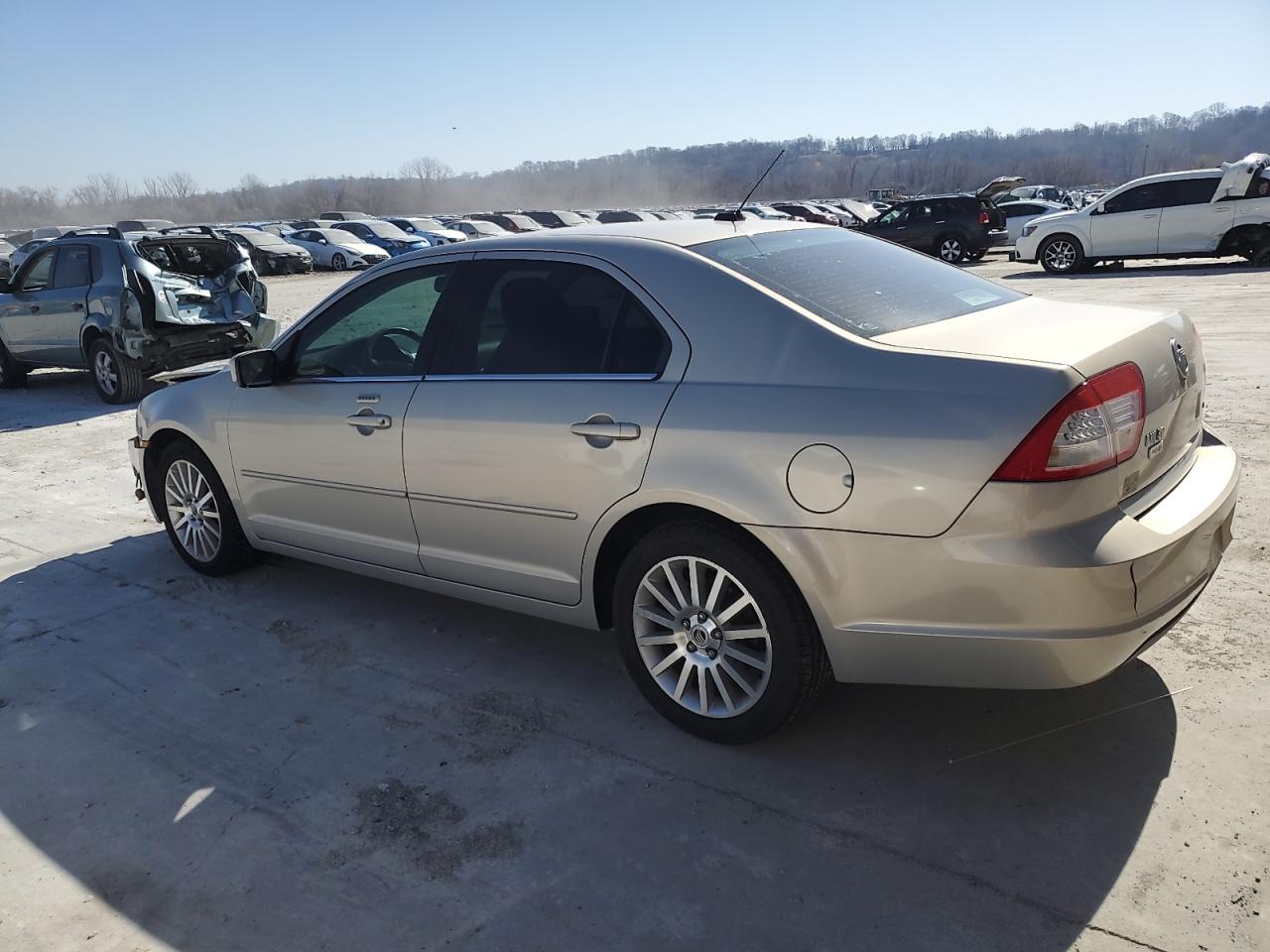 2009 Mercury Milan - Image 2