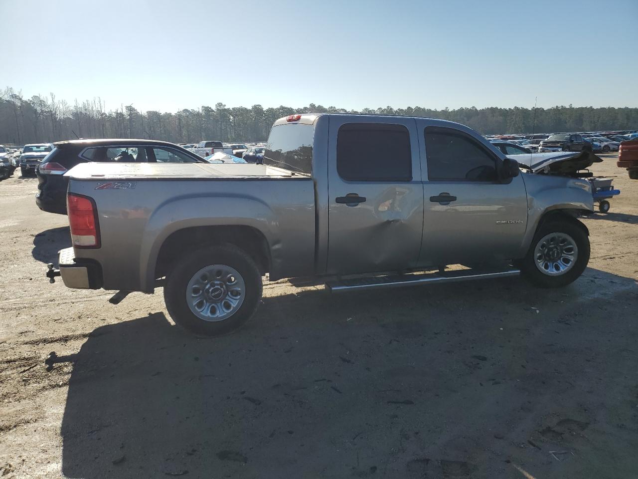 2013 GMC Sierra - Image 3