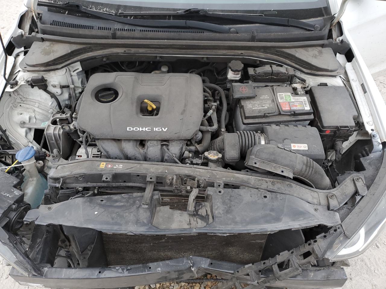 2017 Hyundai Elantra - Image 11
