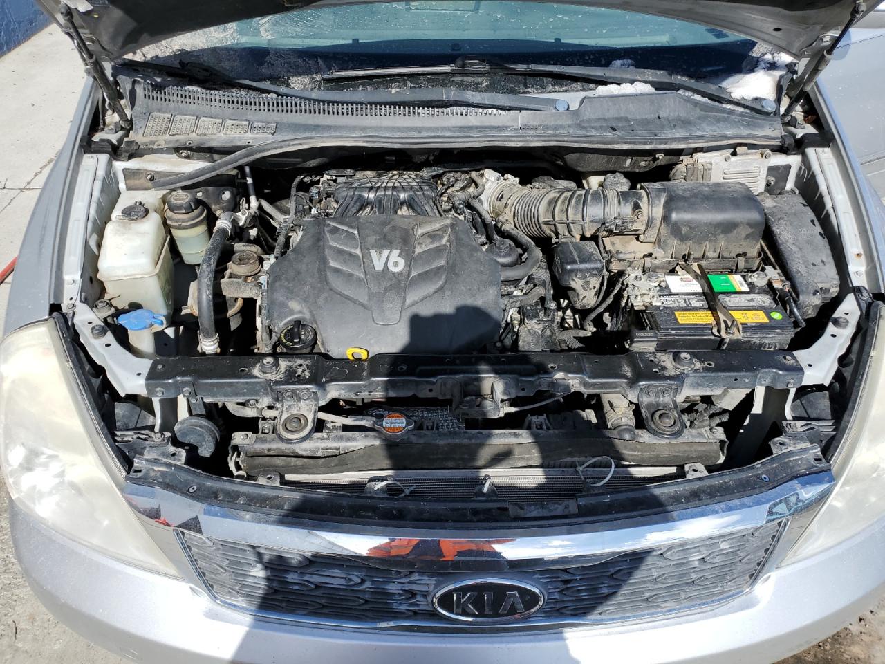 2012 Kia Sedona - Image 12