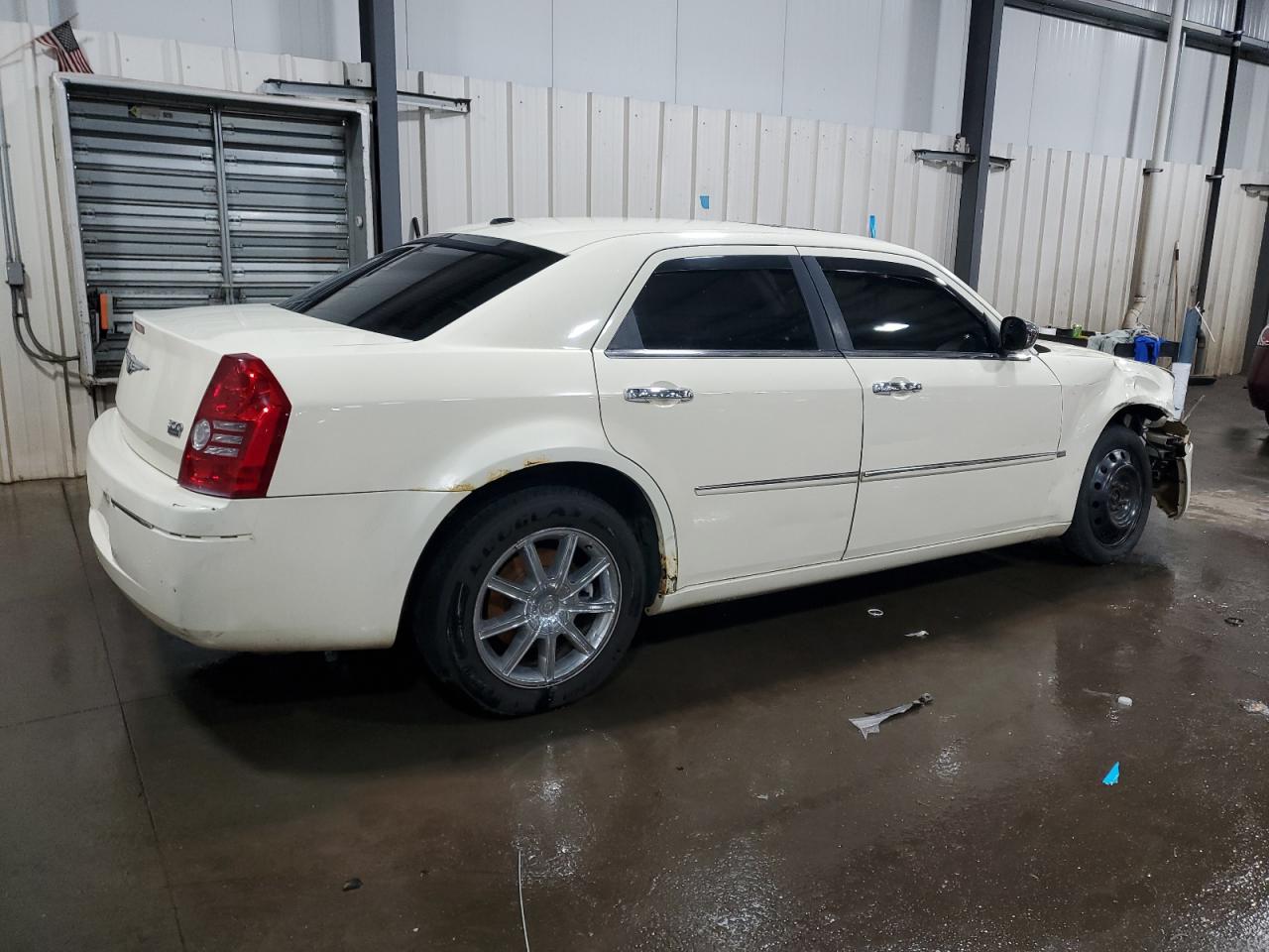 2010 Chrysler 300 - Image 3