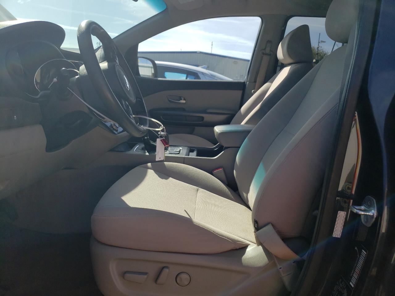 2017 Kia Sedona - Image 7