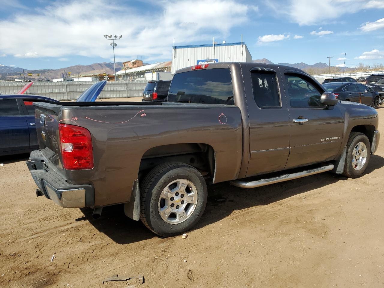2007 Chevrolet Silverado - Image 3