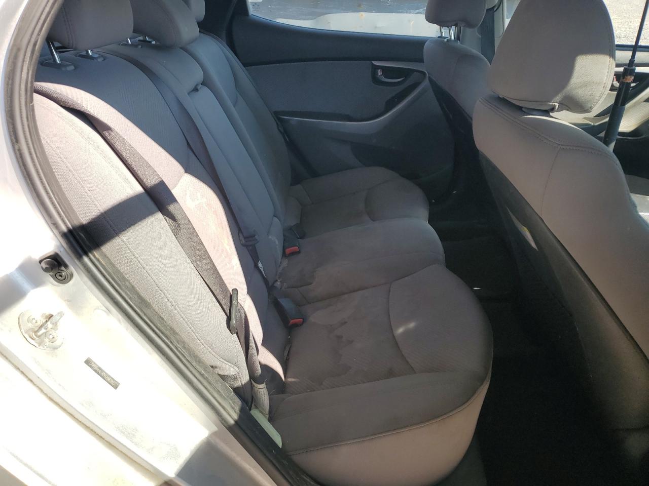 2013 Hyundai Elantra - Image 11