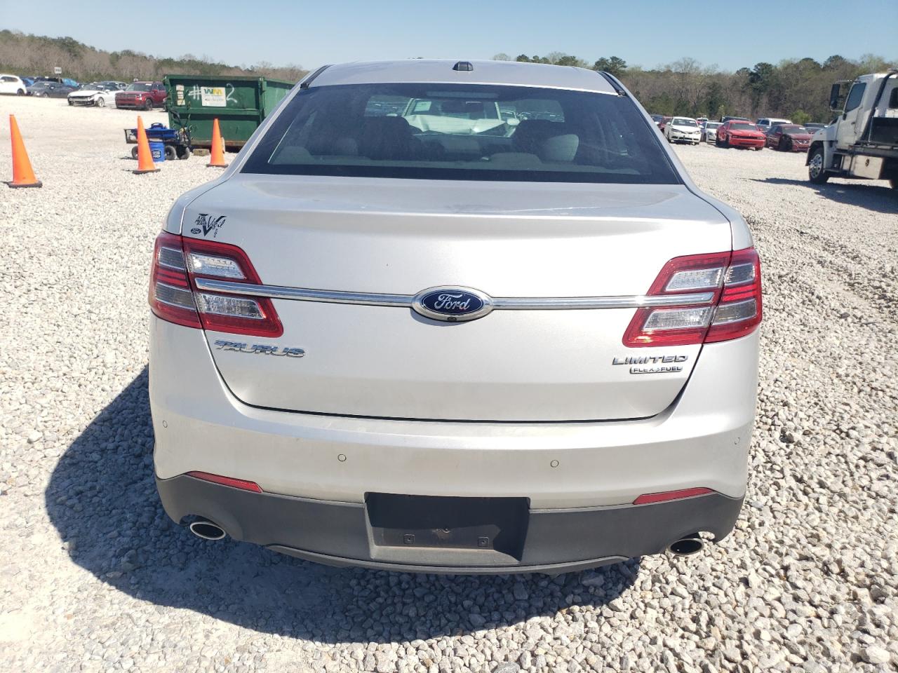 2015 Ford Taurus - Image 6