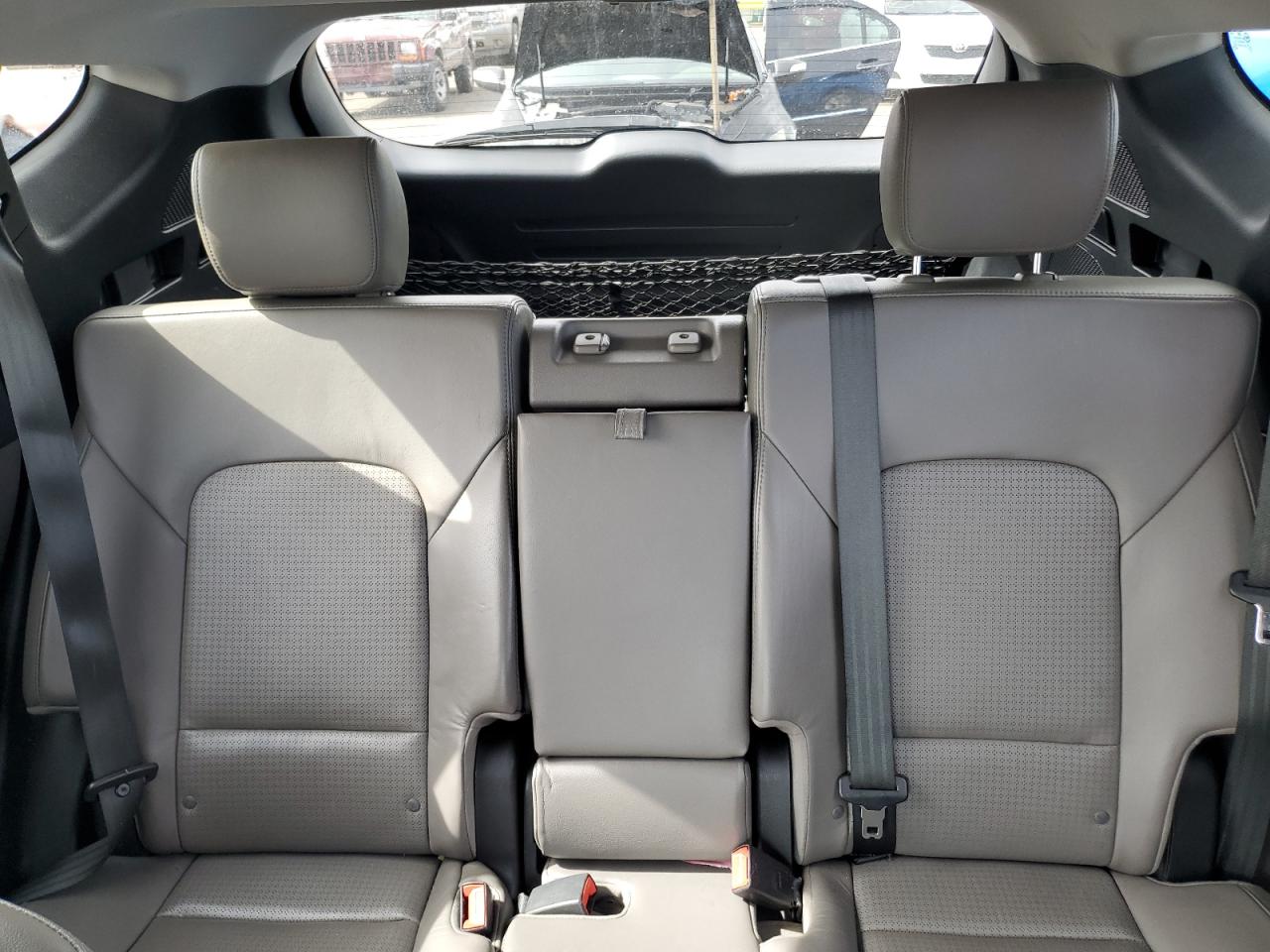 2013 Hyundai Santa Fe - Image 10