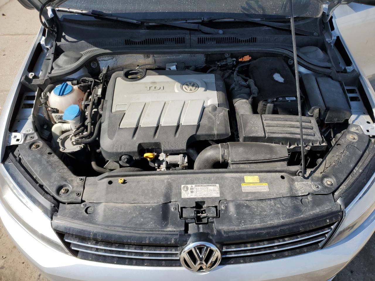 2014 Volkswagen Jetta - Image 13