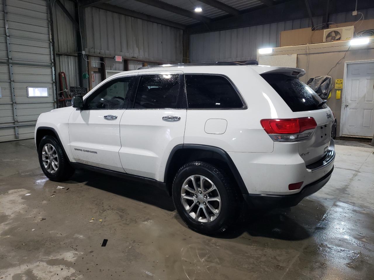 2015 Jeep Grand Cherokee - Image 2
