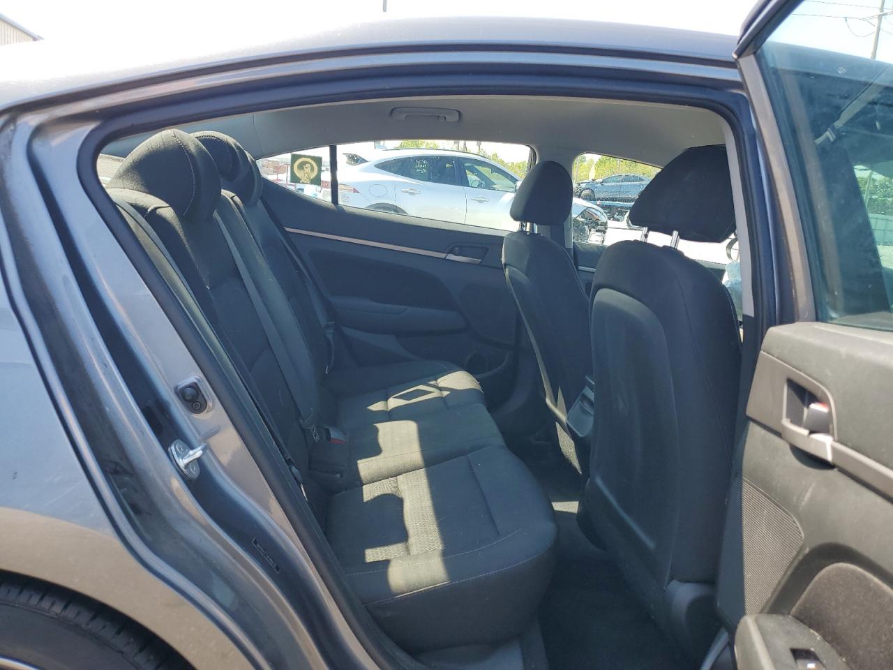 2018 Hyundai Elantra - Image 10