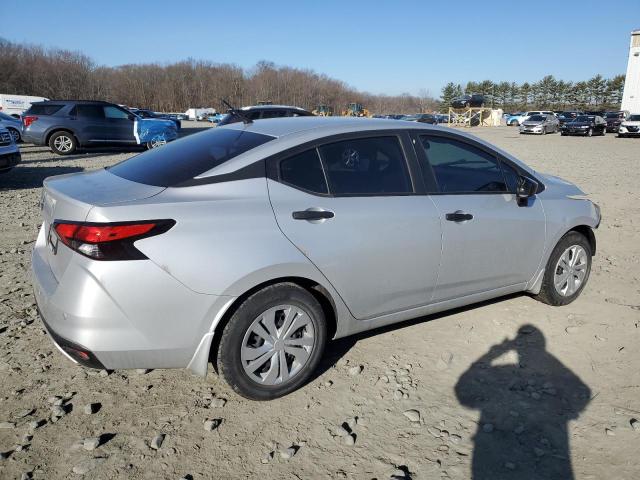  NISSAN VERSA 2022 Сріблястий