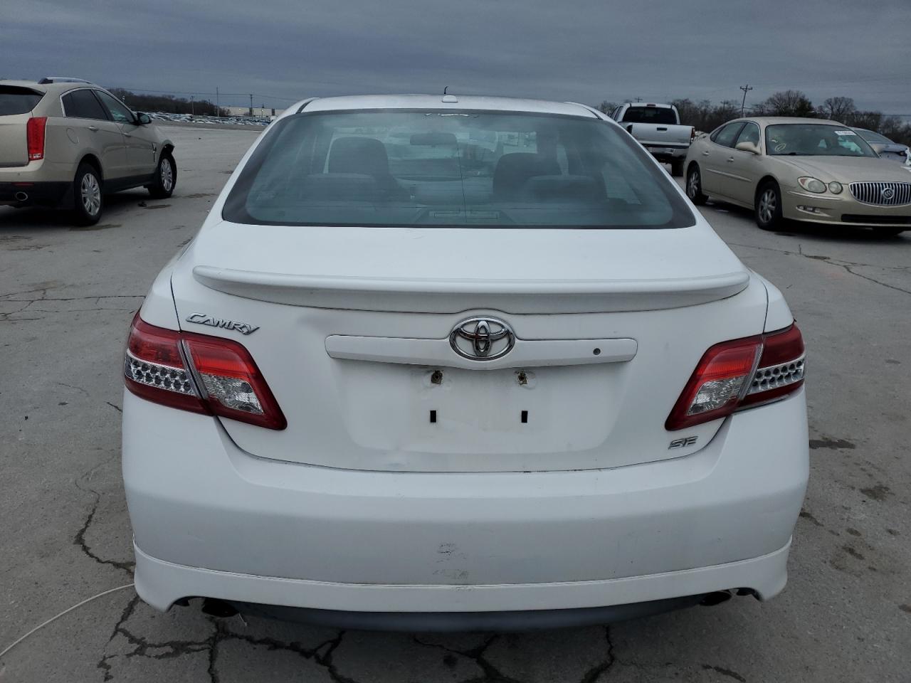 2011 Toyota Camry - Image 6