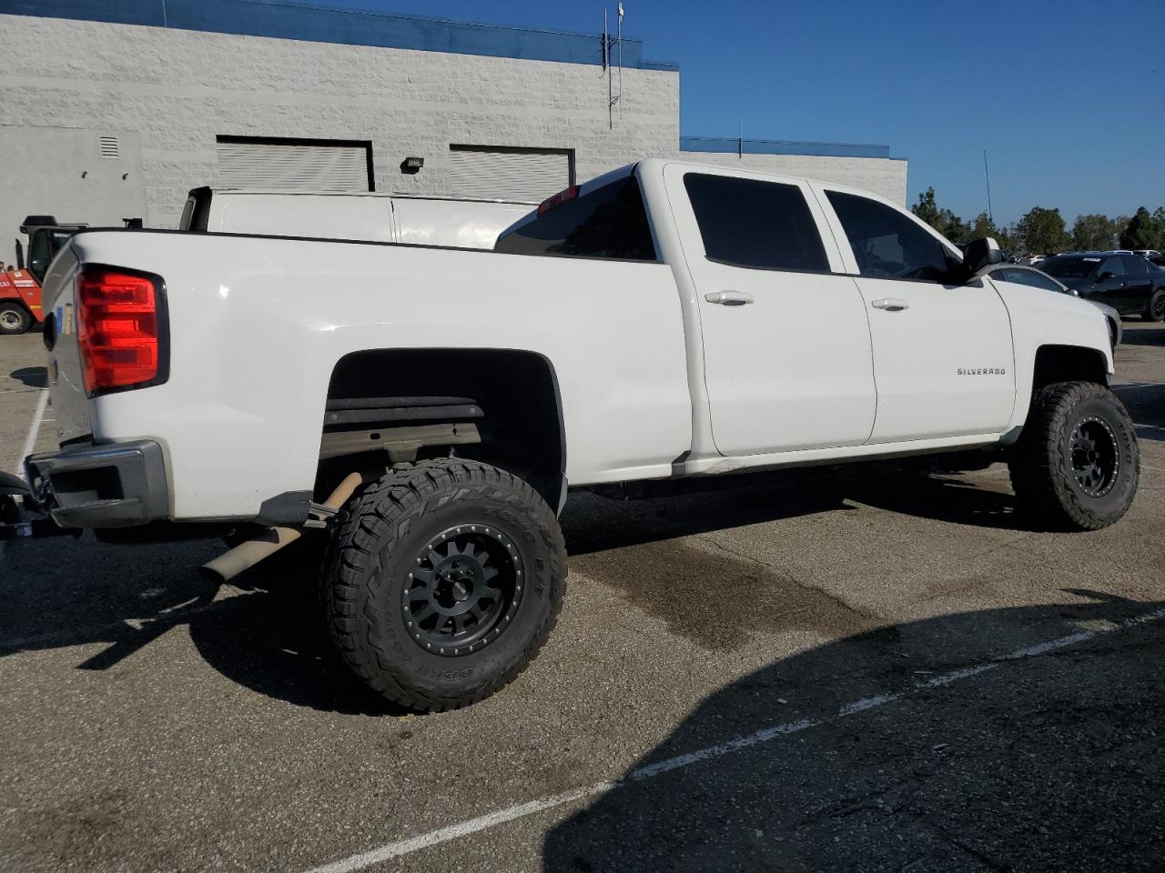 2016 Chevrolet Silverado - Image 3