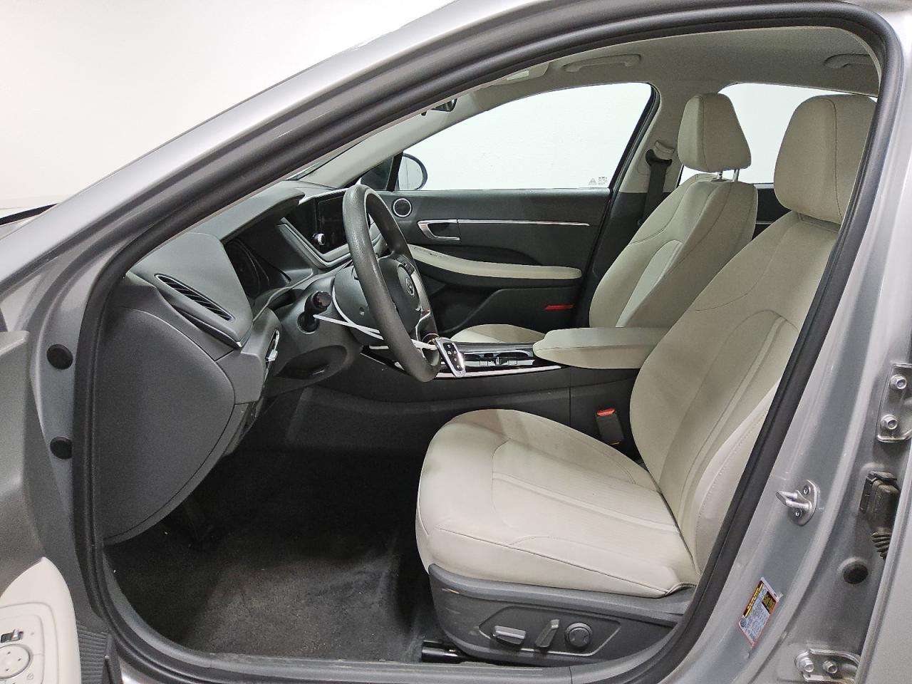 2023 Hyundai Sonata - Image 7