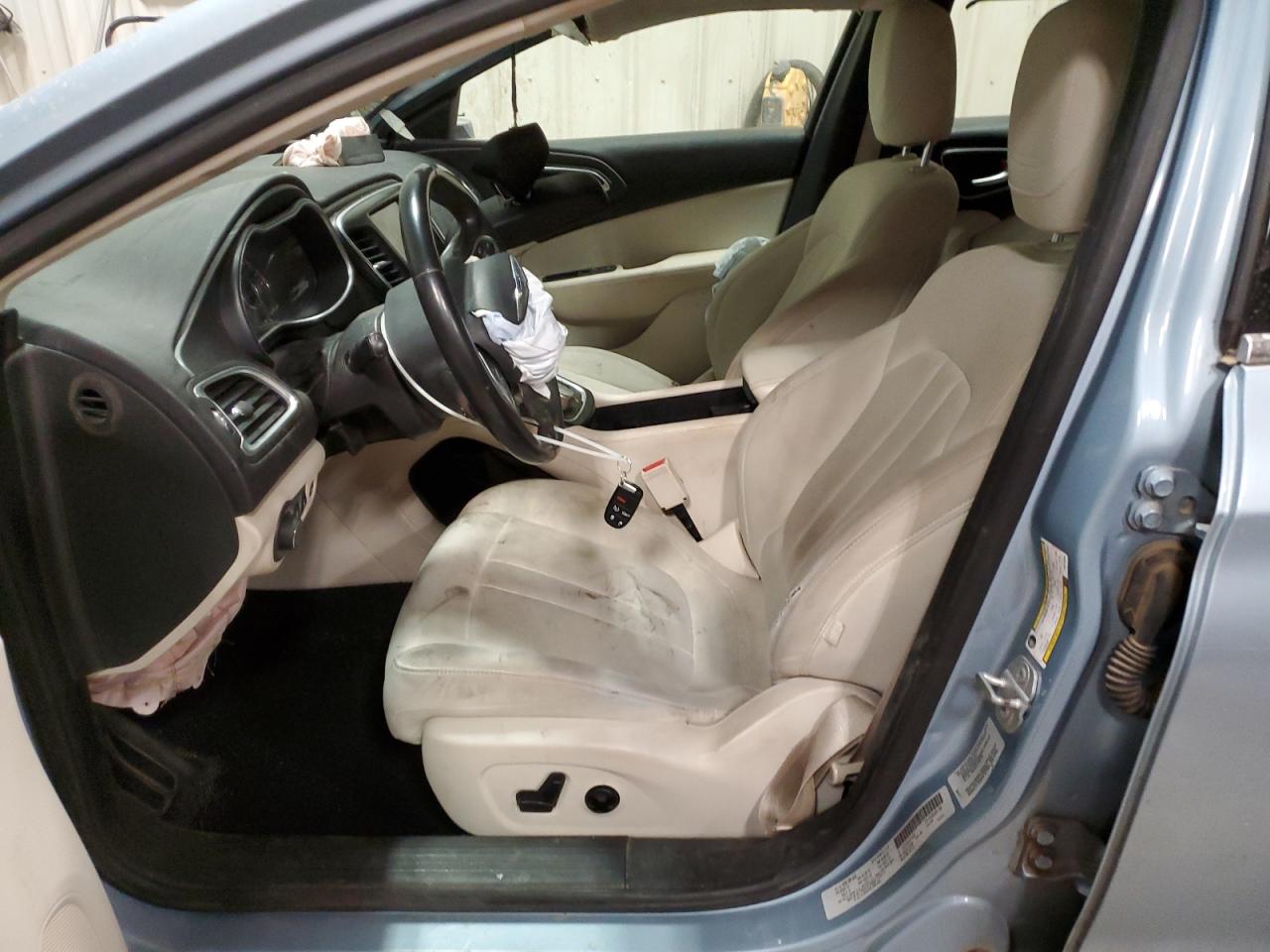 2015 Chrysler 200 - Image 7