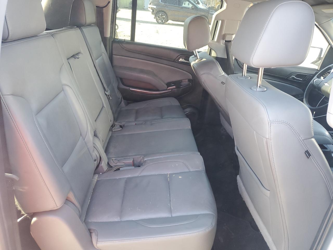 2018 Chevrolet Suburban - Image 11