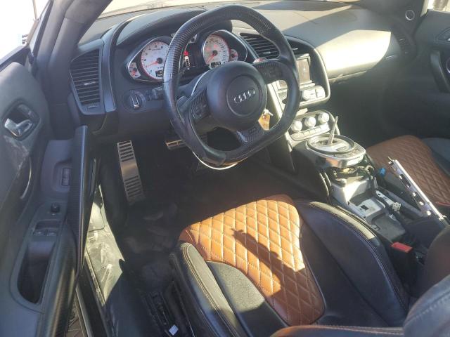 Купе AUDI R8 2012 Серебристый