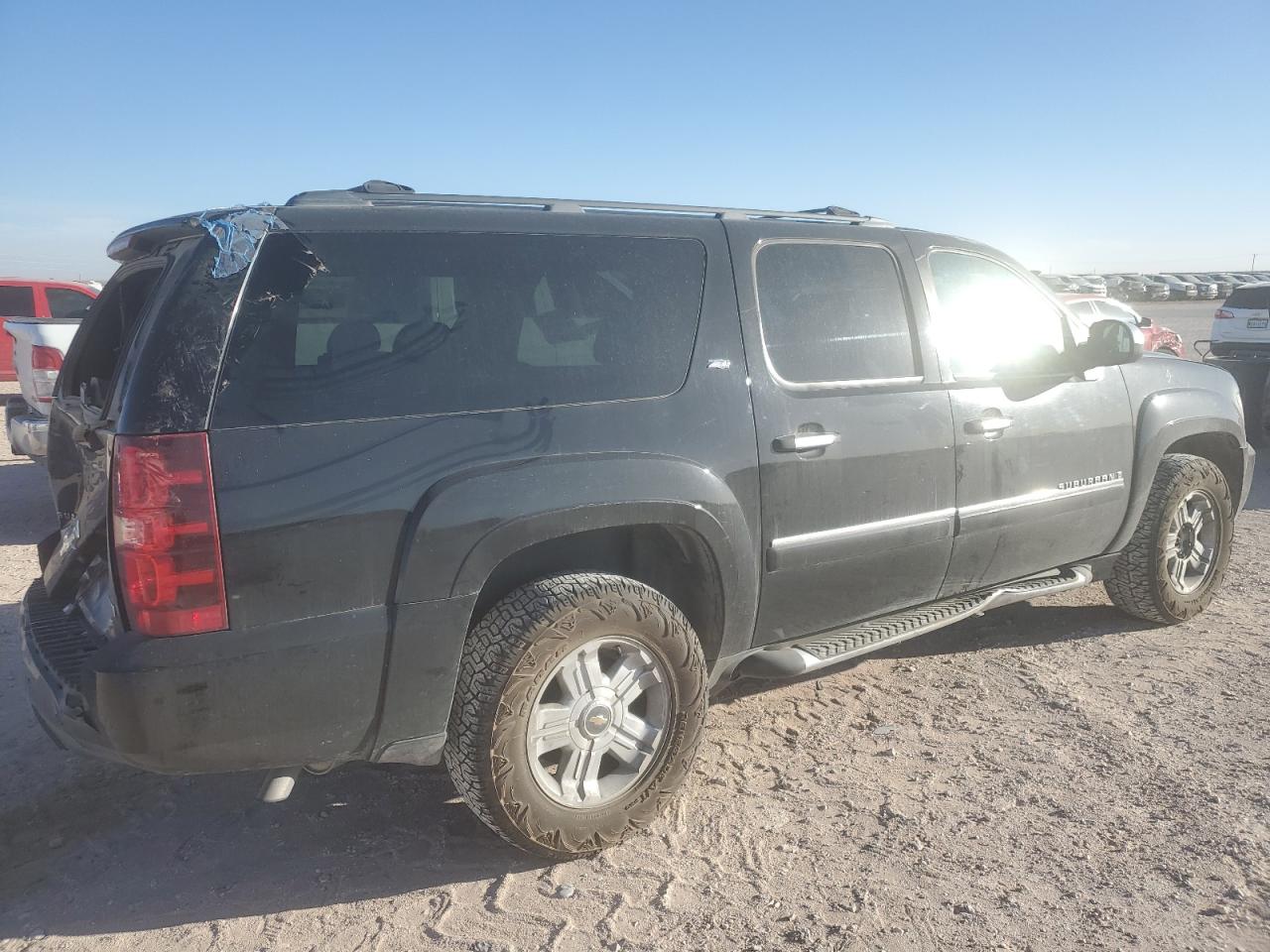 2008 Chevrolet Suburban - Image 3