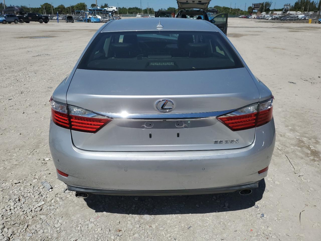 2013 Lexus ES - Image 6