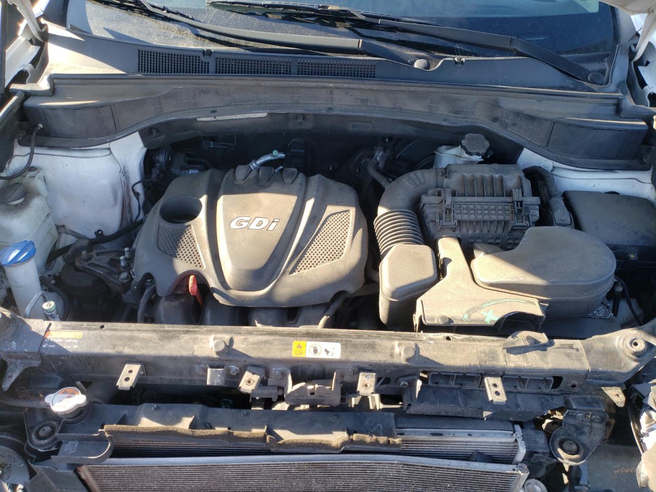 2016 Hyundai Santa Fe - Image 11