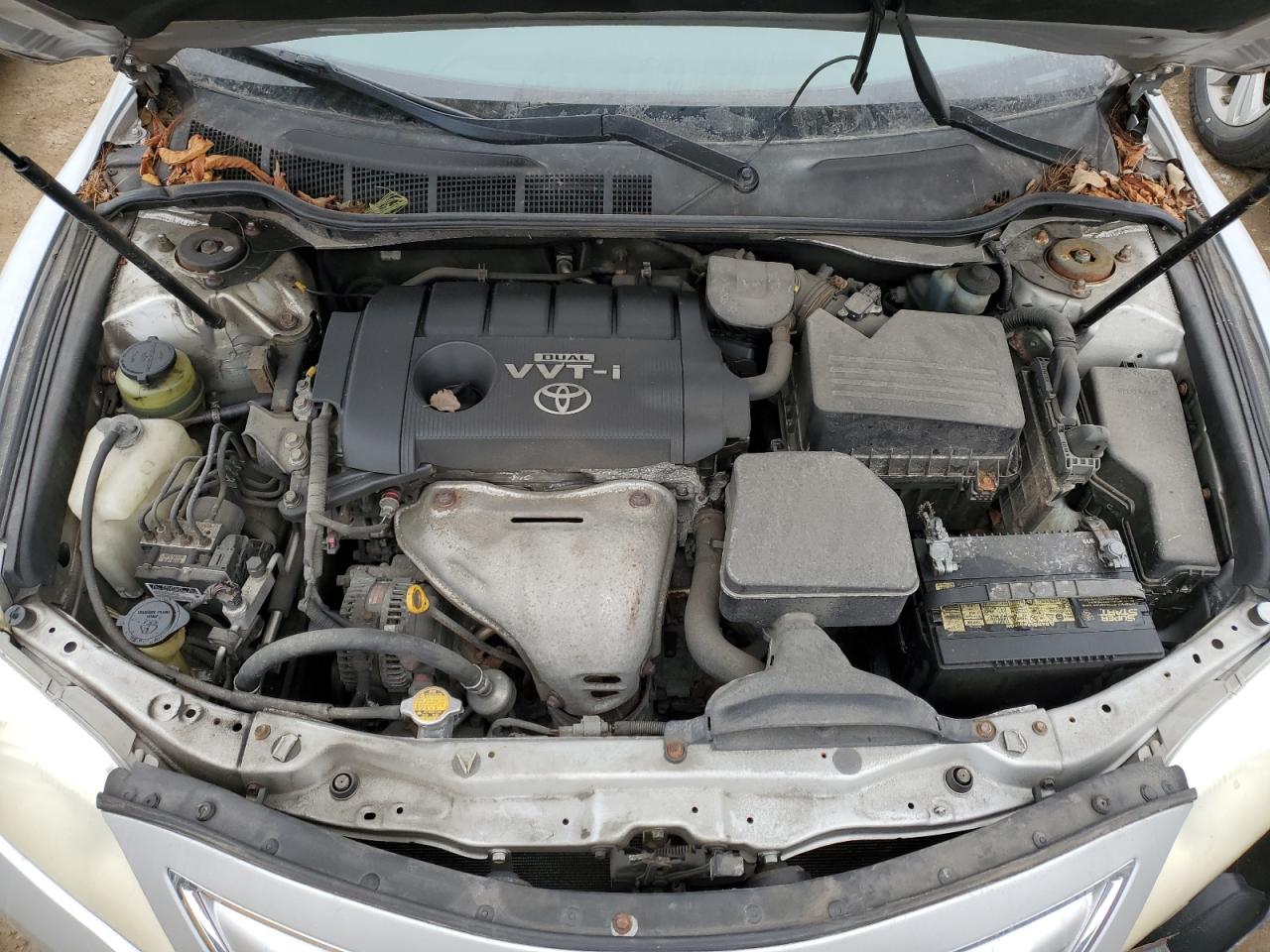 2010 Toyota Camry - Image 11