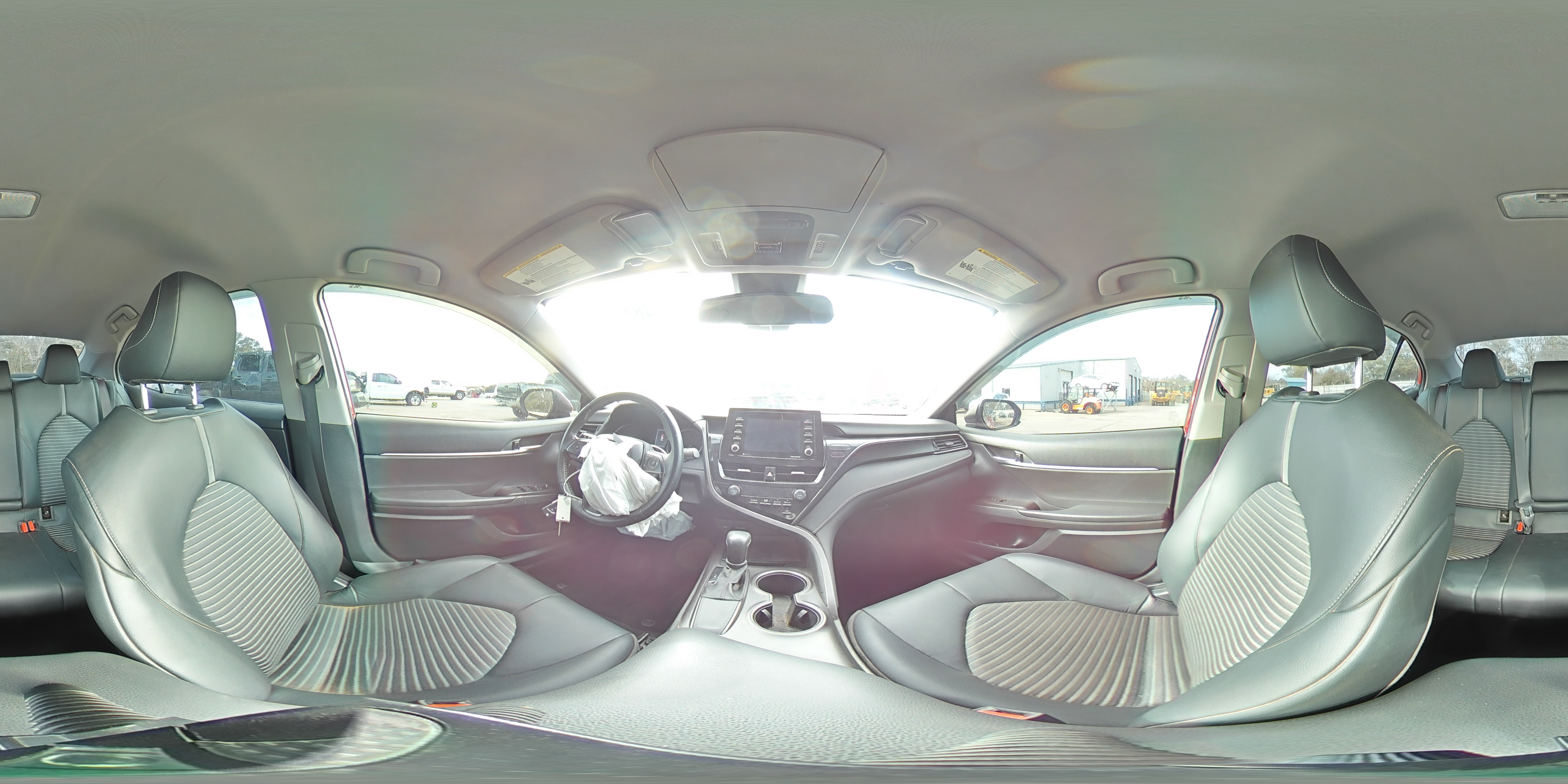 2021 Toyota Camry - Image 14