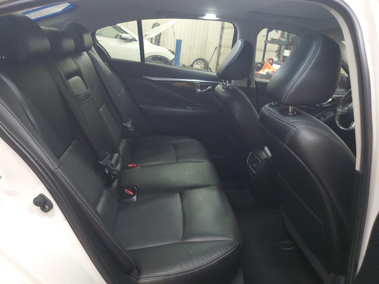 2015 Infiniti Q50 - Image 10
