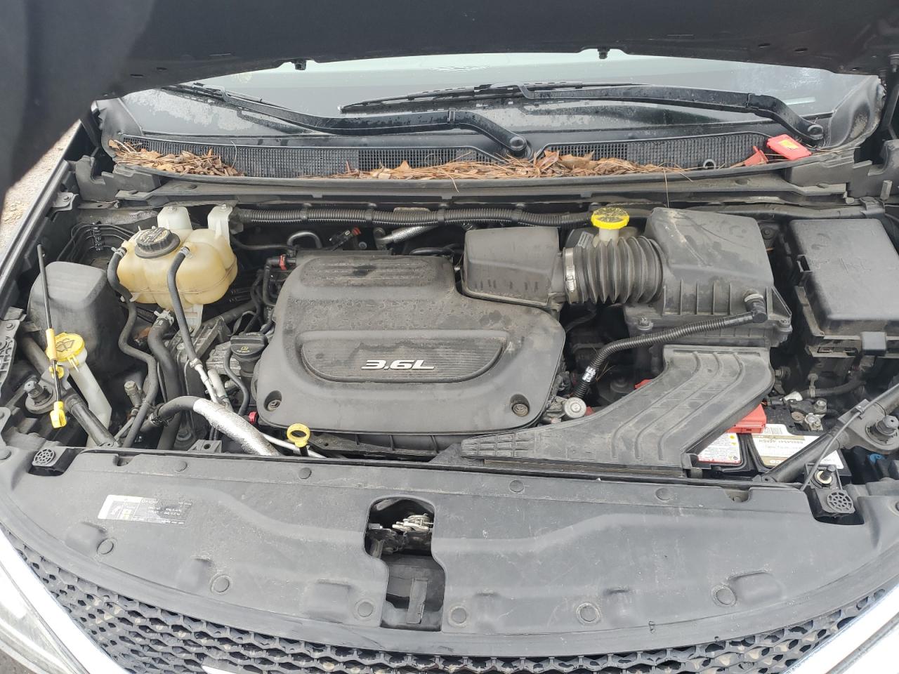 2018 Chrysler Pacifica - Image 12