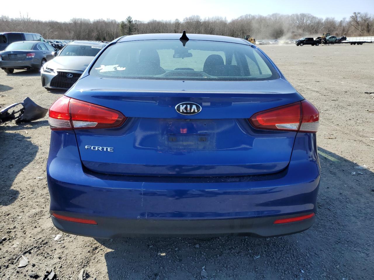 2017 Kia Forte - Image 6