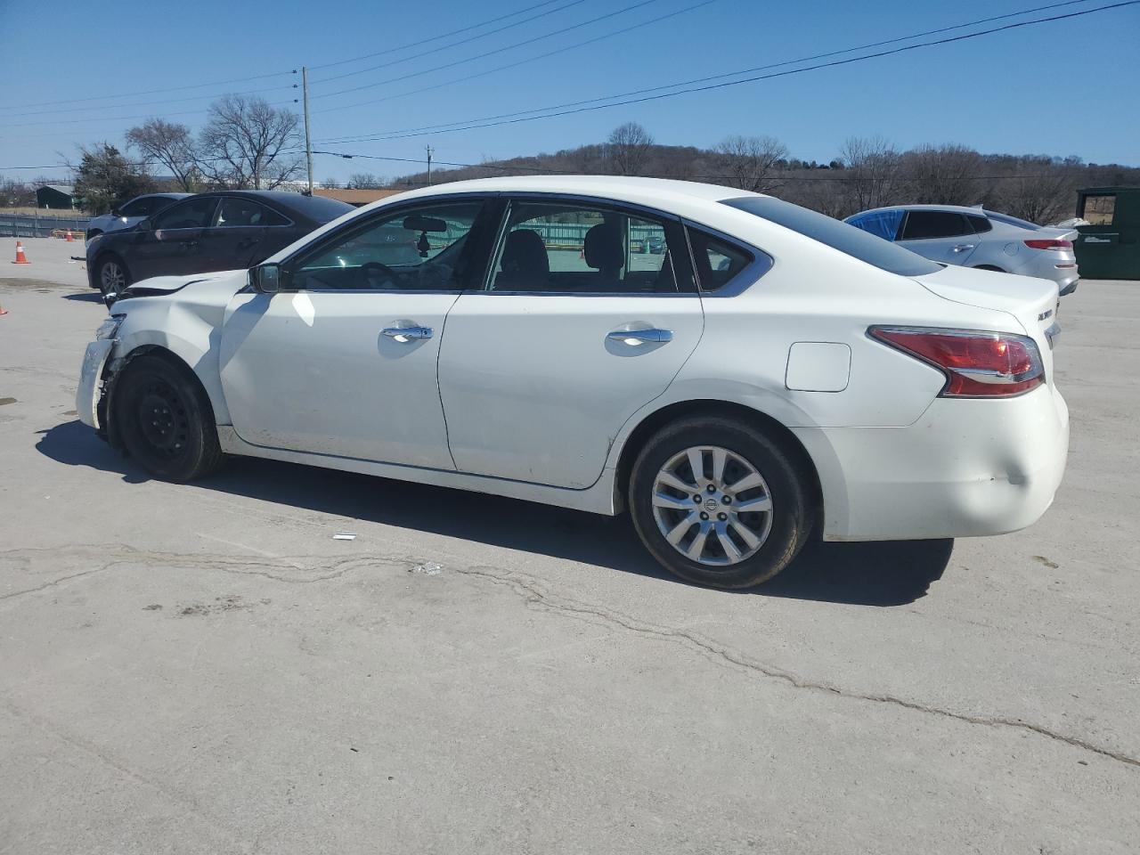 2015 Nissan Altima - Image 2