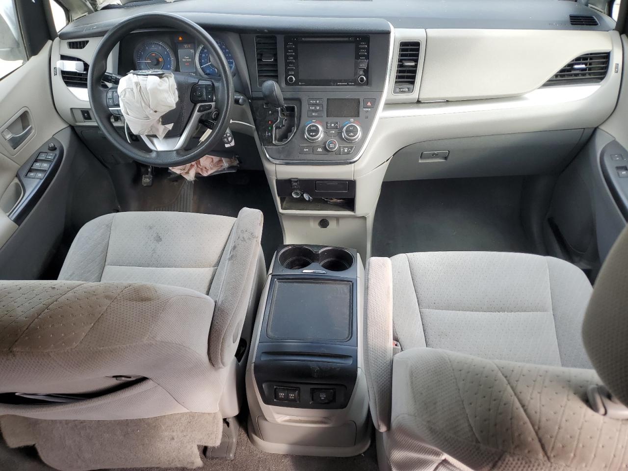 2019 Toyota Sienna Le VIN: 5TDKZ3DC7KS019908 Lot: 47618595