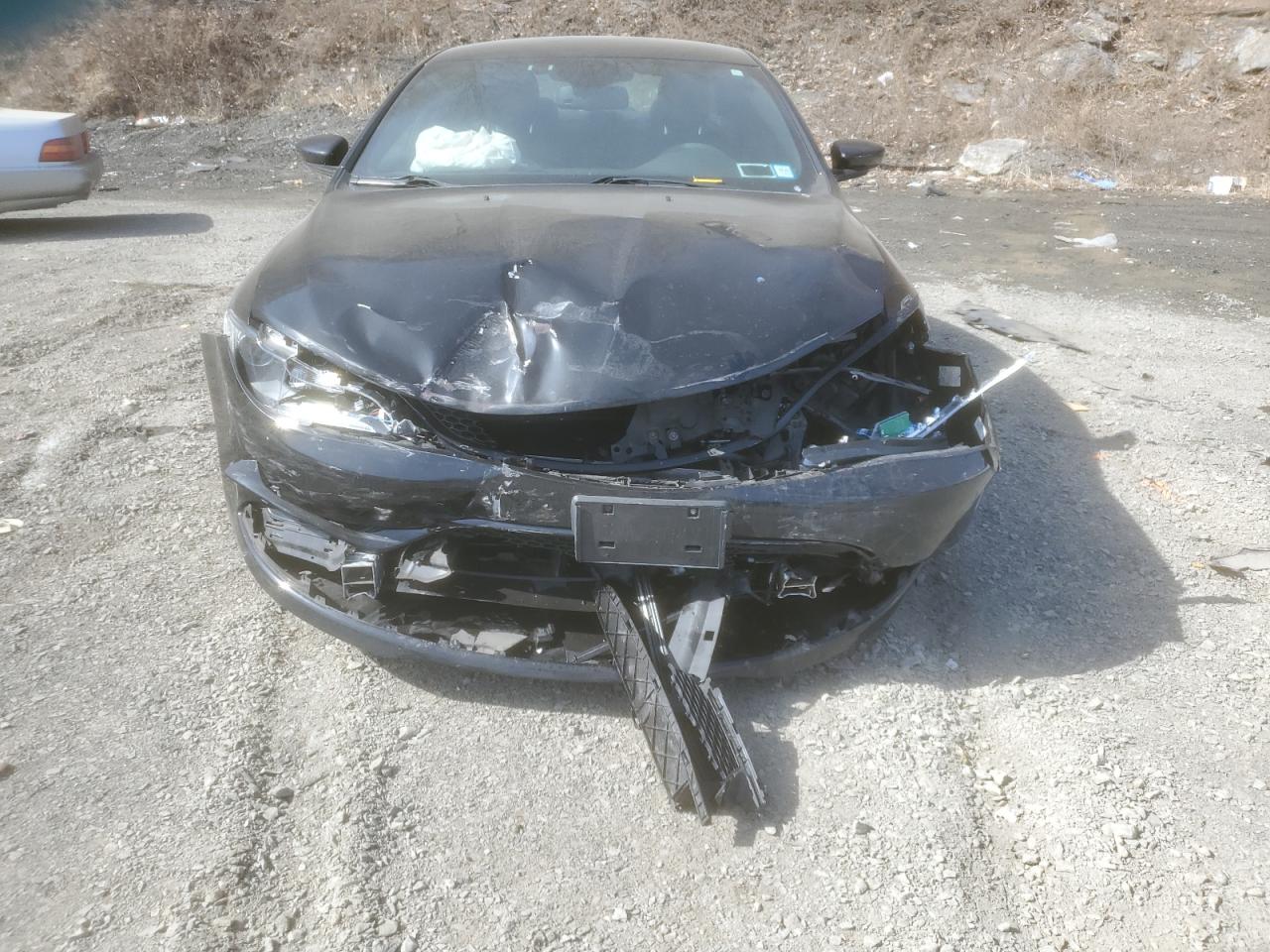 2016 Chrysler 200 - Image 5