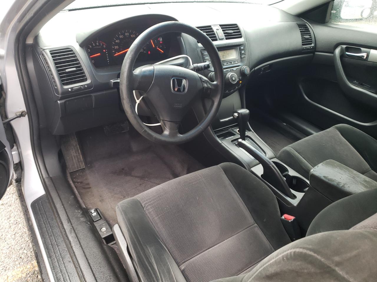 2004 Honda Accord - Image 8