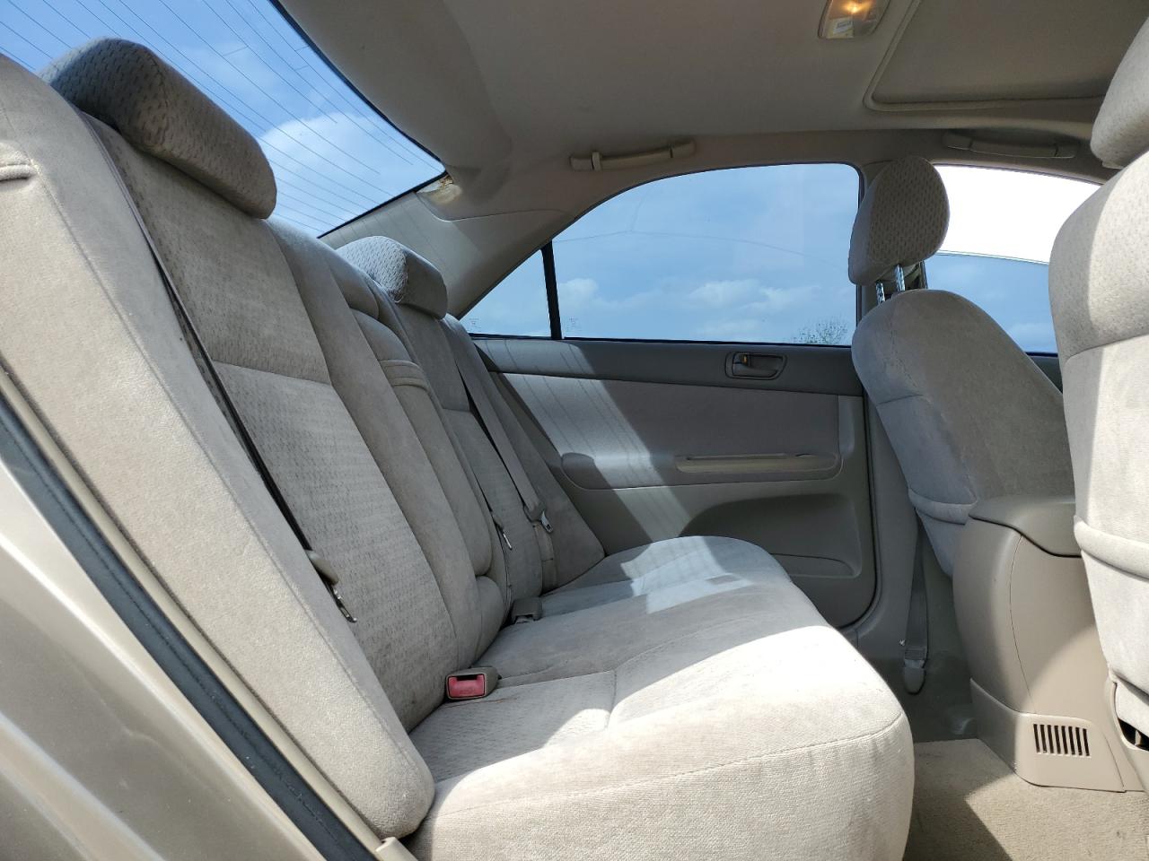 2003 Toyota Camry - Image 10