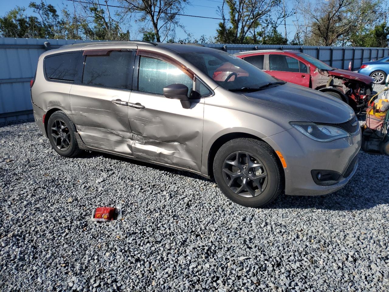 2018 Chrysler Pacifica - Image 4