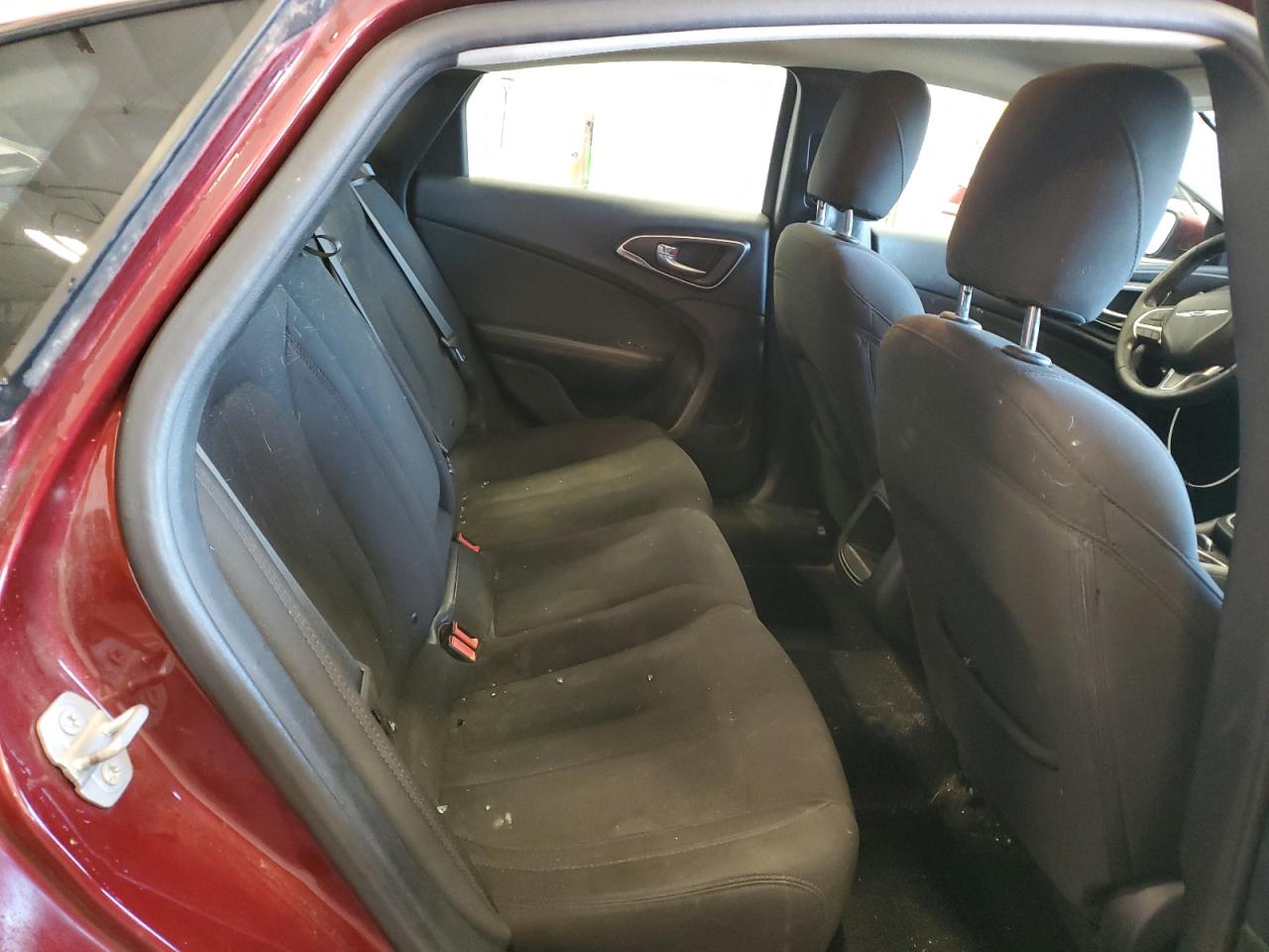 2015 Chrysler 200 - Image 10