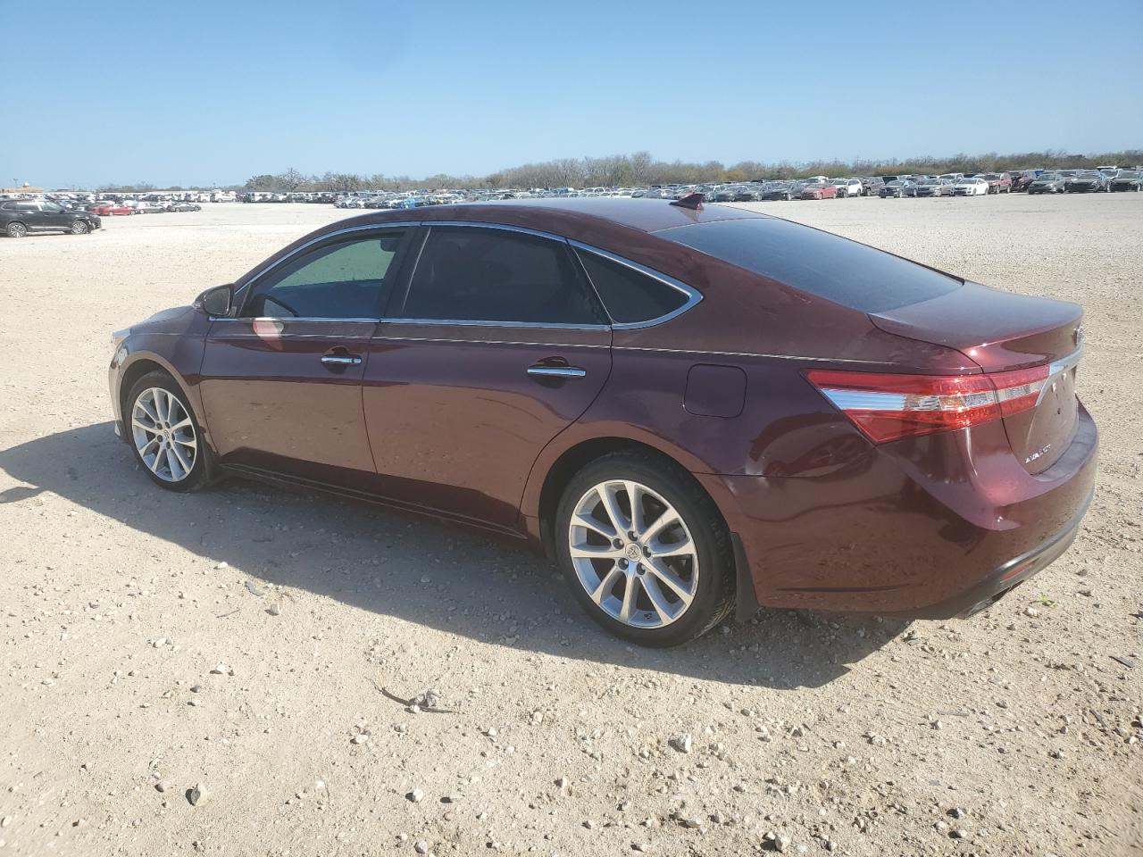 2014 Toyota Avalon - Image 2