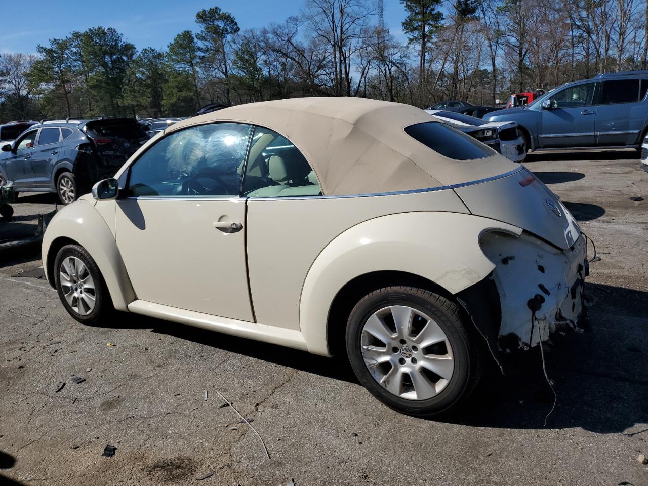 2010 Volkswagen Beetle - Image 2