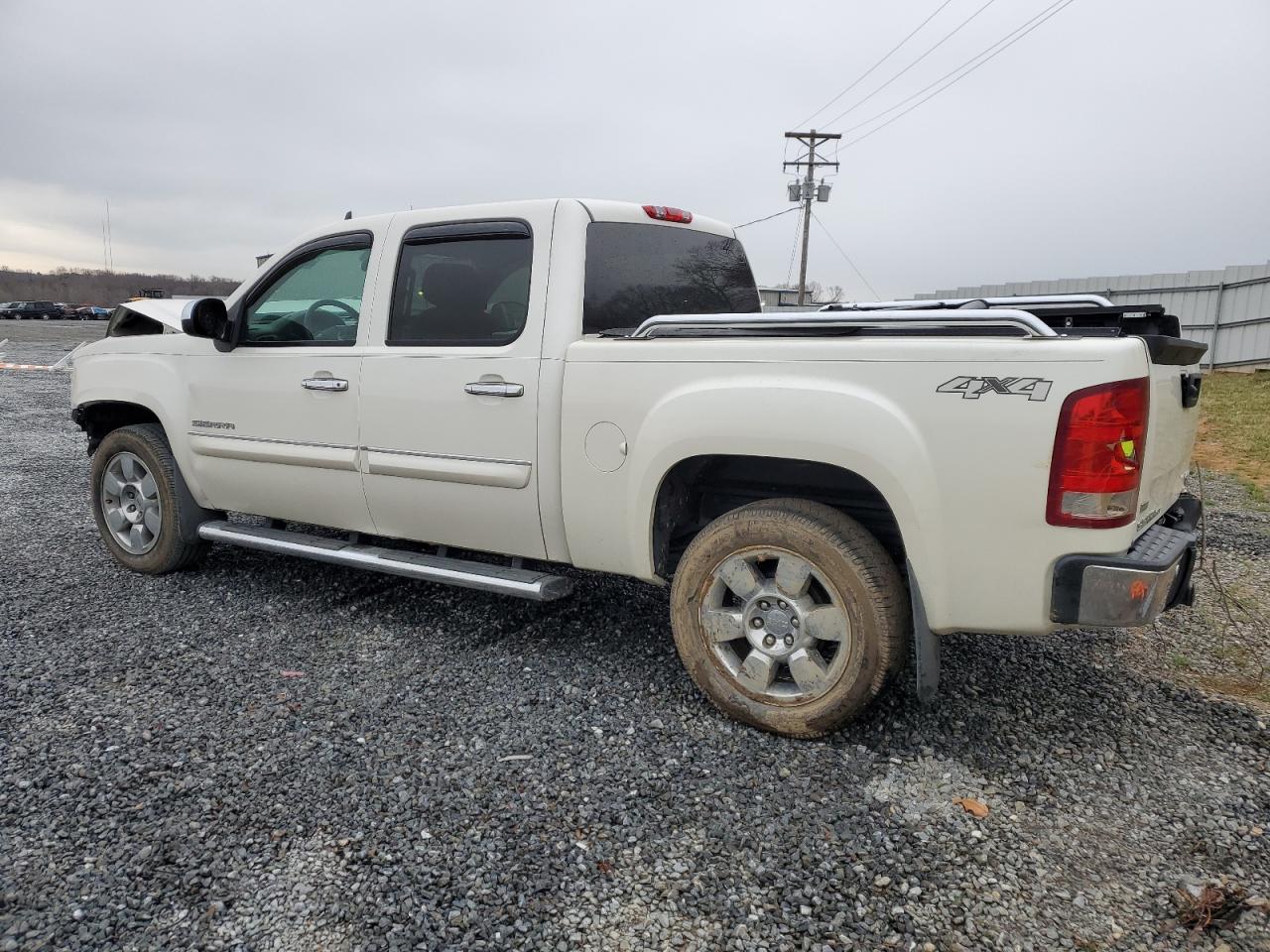 2011 GMC Sierra - Image 2