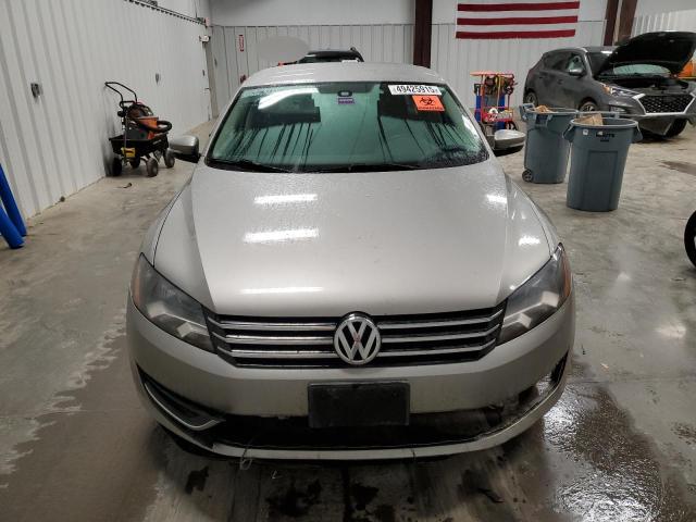  VOLKSWAGEN PASSAT 2013 Сріблястий