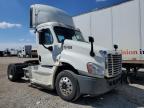 2015 Freightliner Cascadia Semi Truck იყიდება Columbus-ში, OH - Side