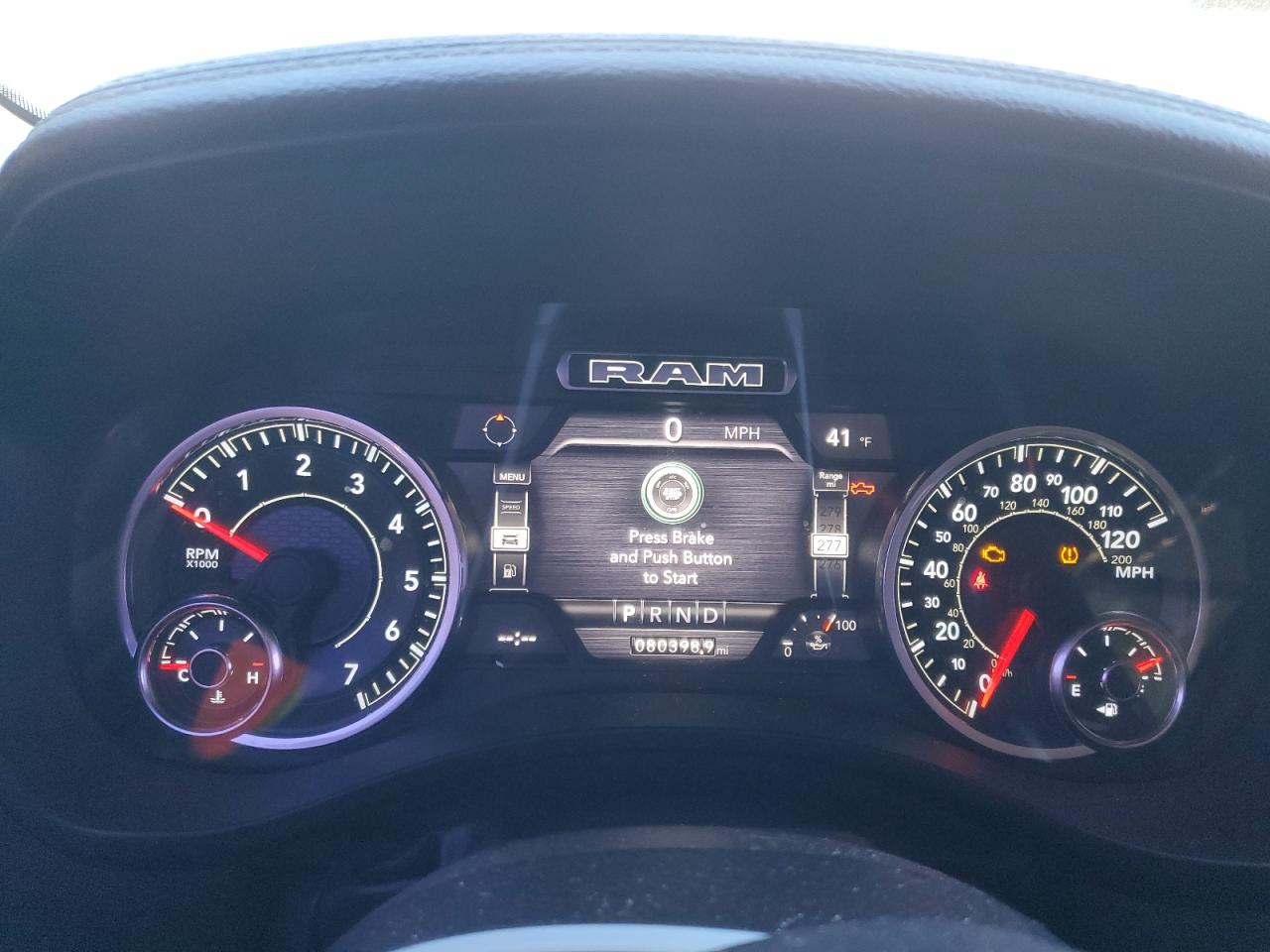 2022 RAM 1500 - Image 9
