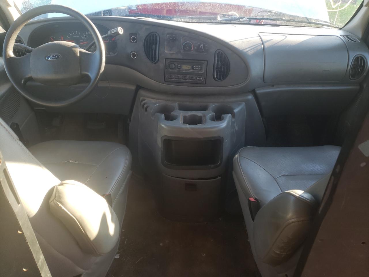 2005 Ford Econoline - Image 8