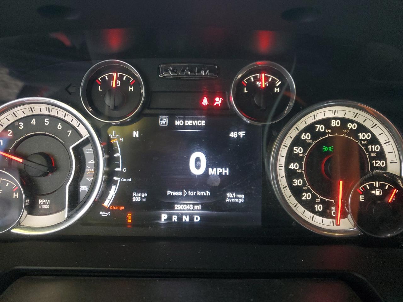 2016 RAM 1500 - Image 9