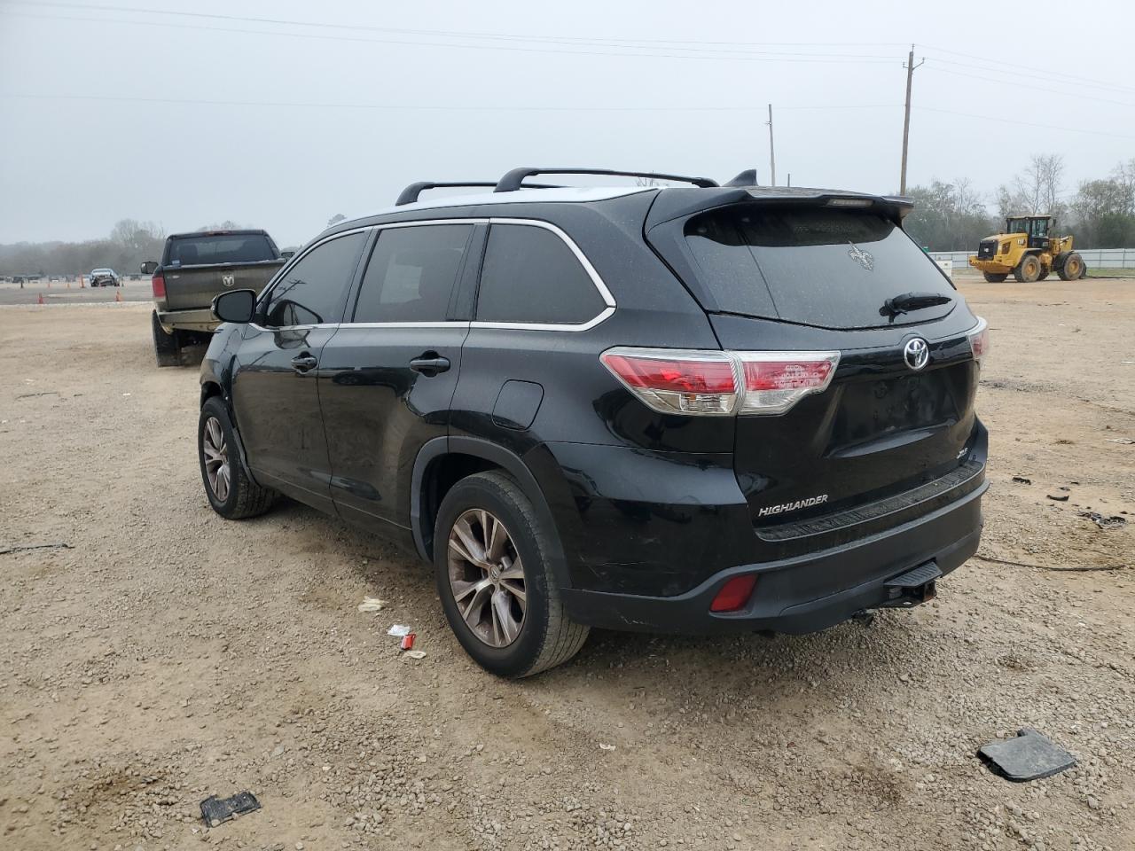 2014 Toyota Highlander - Image 2